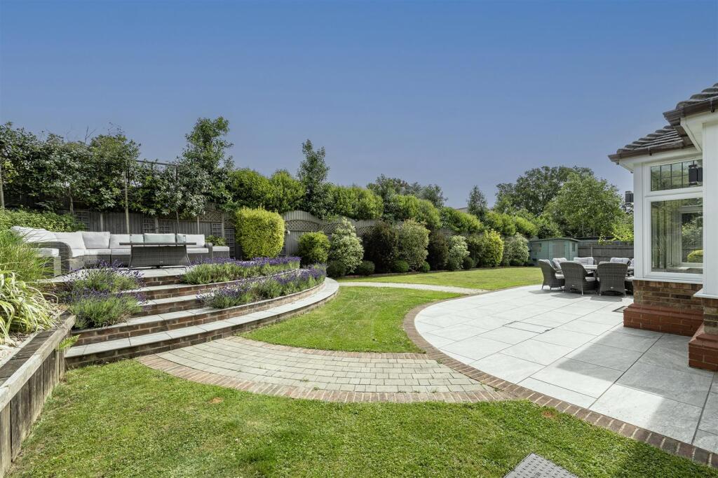 Additional image 13 of Wood End Road, Harpenden