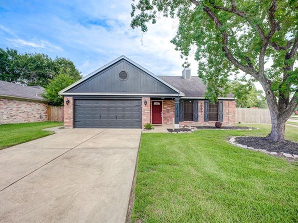 10319 Green Valley Ln, Houston, TX 77064