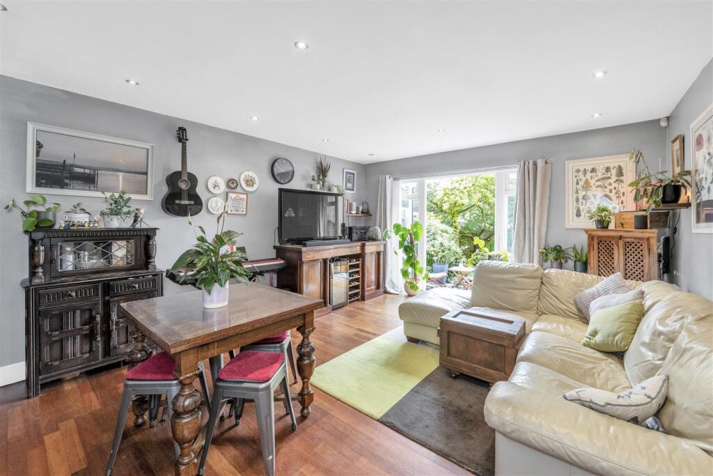 Additional image 13 of Barley Rise, Harpenden