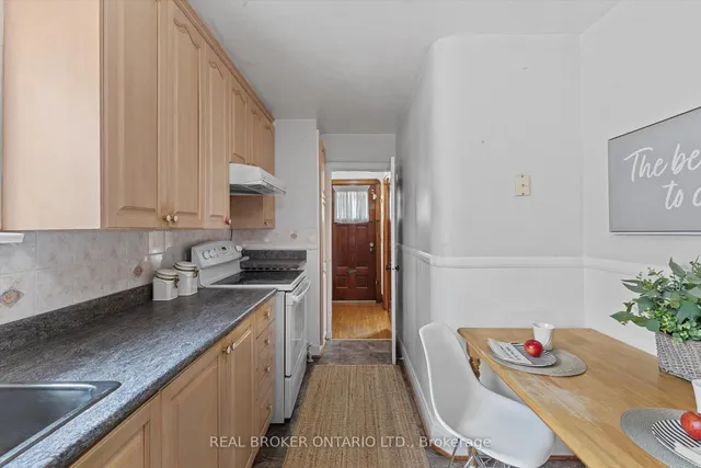 Additional image 17 of 882 Coxwell Ave