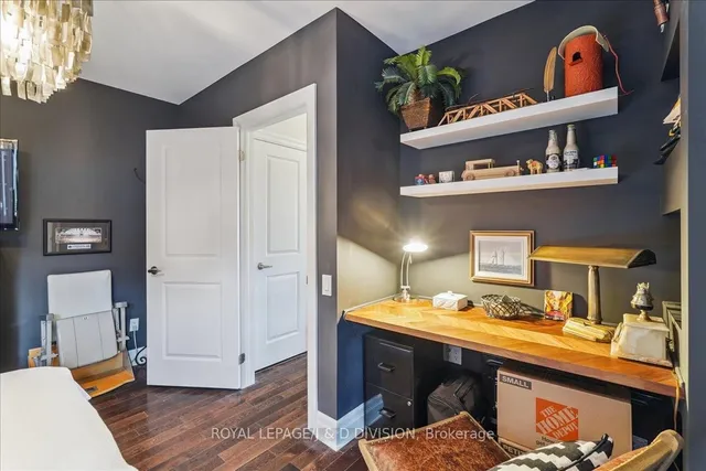 Additional image 30 of 361 Roehampton Ave