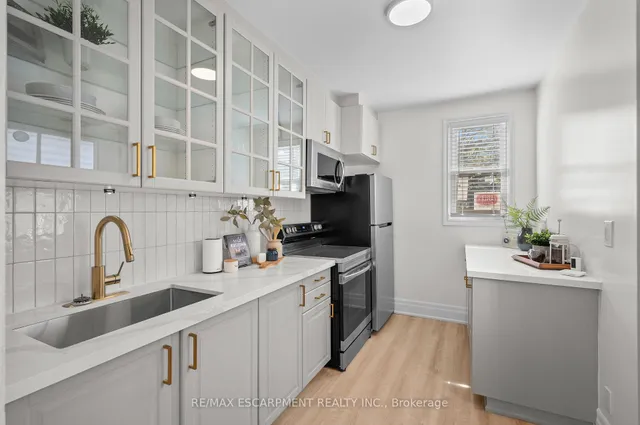 Additional image 6 of 102 Gibson Ave