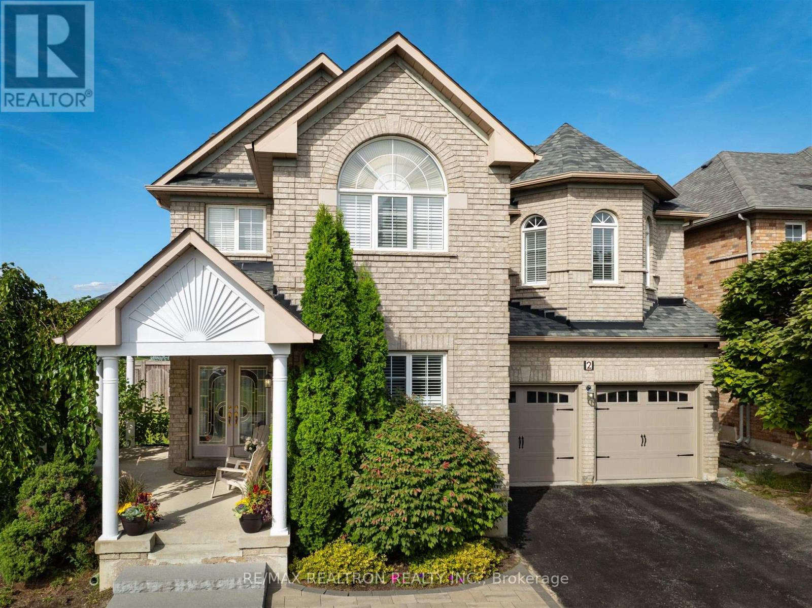 Property image for 2 FOXFIELD CRESCENT|Vaughan (Patterson), Ontario L4K5G2