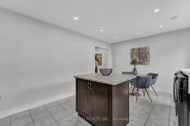 Additional image 14 of 37 Baycliffe Cres