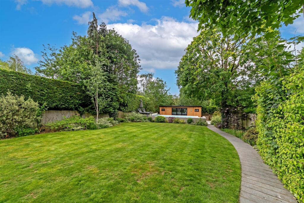 Additional image 35 of London Road, St. Albans