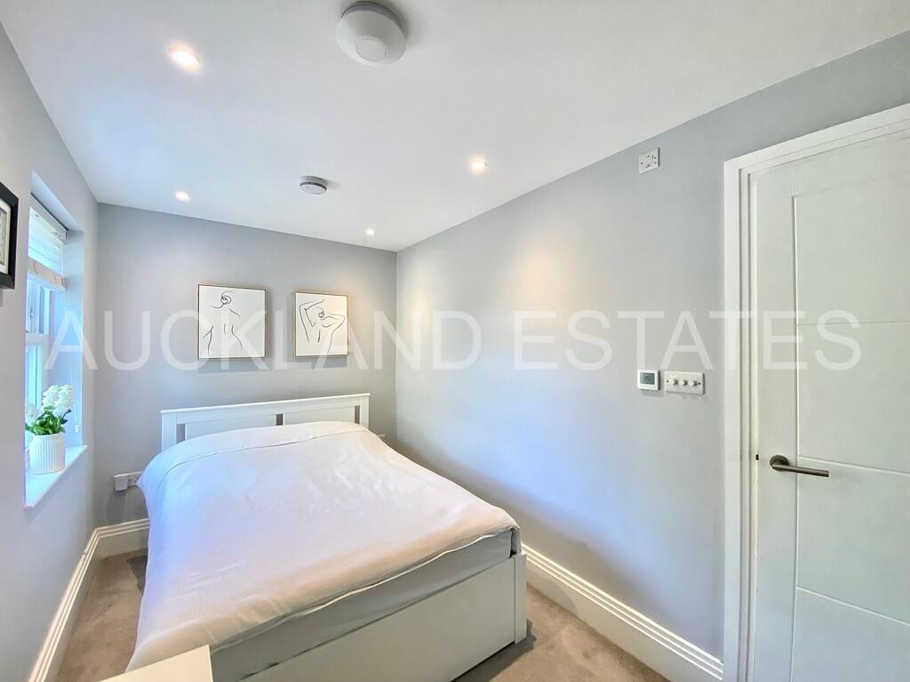 Additional image 17 of Swan Lodge, Brookmans Park