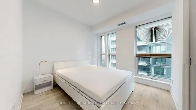 Additional image 30 of 327 King St Unit 1005