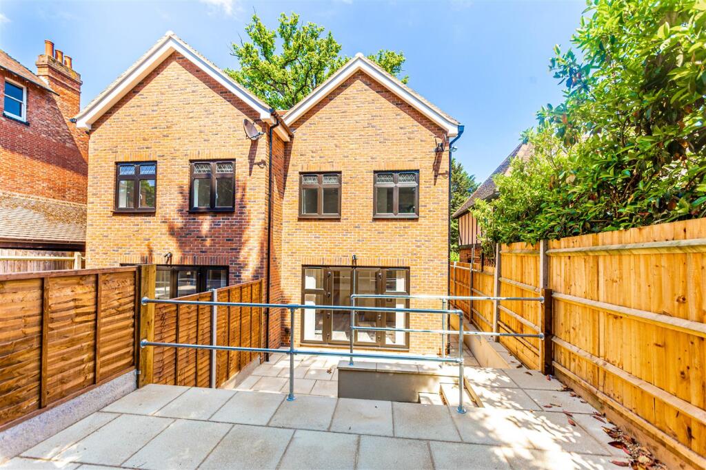 Additional image 11 of Luton Road, Harpenden