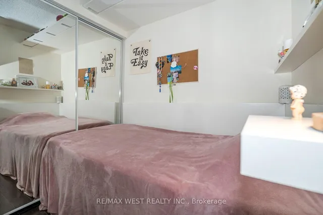 Additional image 18 of 816 Lansdowne Ave Unit 209