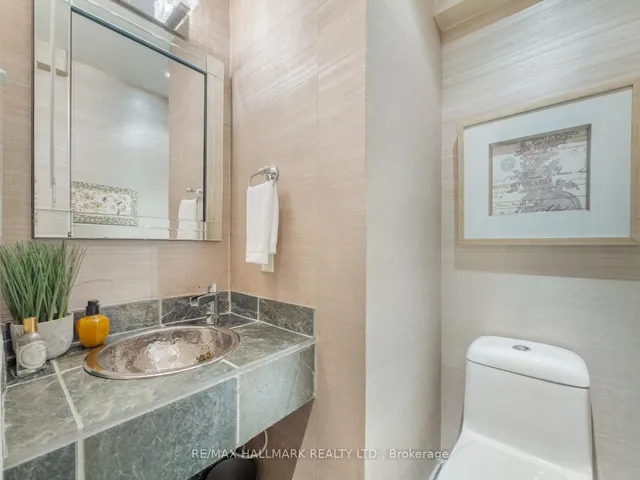 Additional image 15 of 2012 Queen St Unit 306