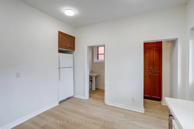 Additional image 11 of 55 Young St