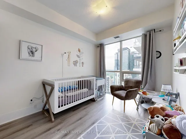 Additional image 22 of 25 Broadway Ave Unit 2004