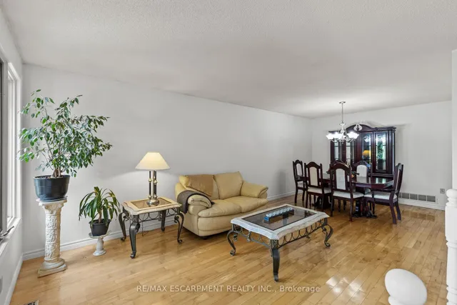 Additional image 6 of 27 Cartier Cres