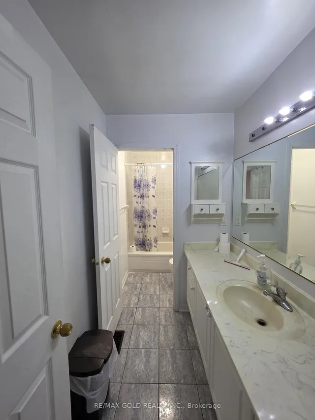 Additional image 43 of 42 Zimmer St
