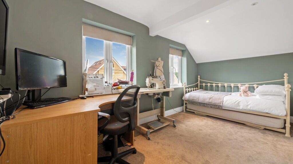 Additional image 19 of Bloomfield Road, Harpenden, Hertfordshire, AL5