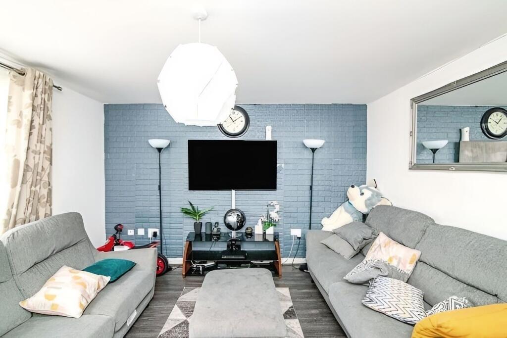 Additional image 3 of Wicket Drive, Birmingham, B16 0ND