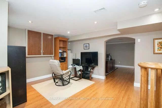 Additional image 32 of 10 Shadeland Cres