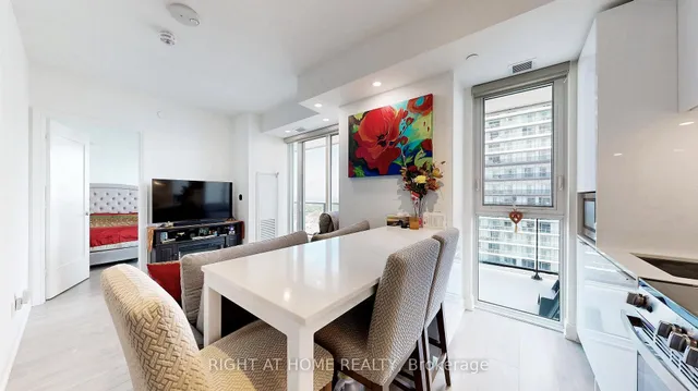 房产图片 14 - 70 Annie Craig Dr 单元 2703