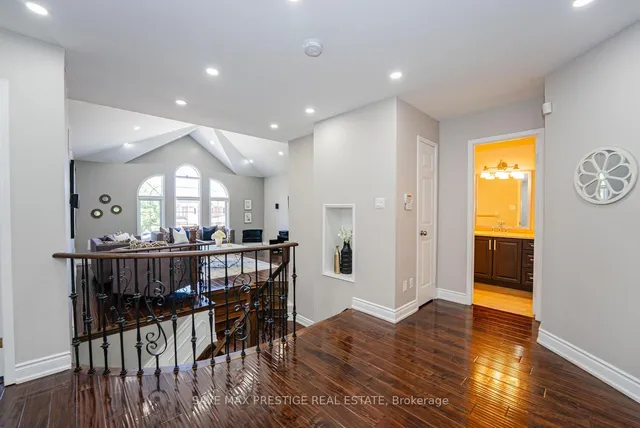 Additional image 25 of 220 Cresthaven Rd