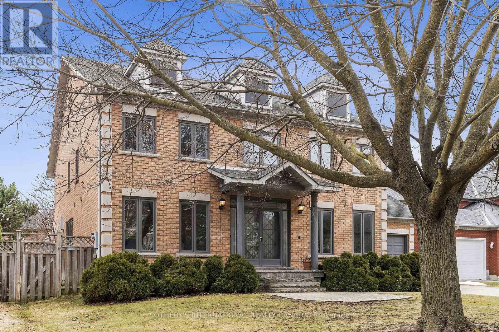 Property image for 16 EASTGATE CRESCENT|Richmond Hill (Bayview Hill), Ontario L4B3G5