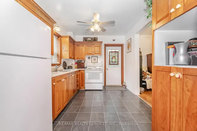 房产图片 8 - 24 Hillcrest Ave