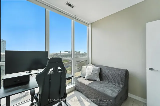 Additional image 15 of 51 East Liberty St Unit 401