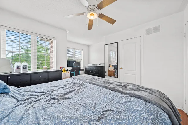 Additional image 22 of 14 Saddleback Sq