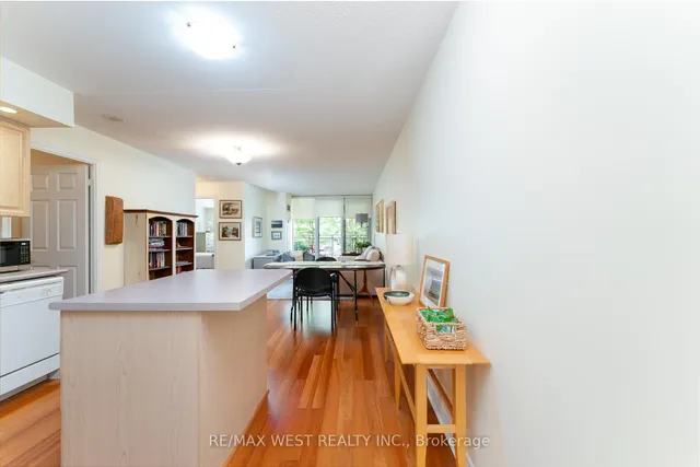 Additional image 10 of 5229 Dundas St Unit 201