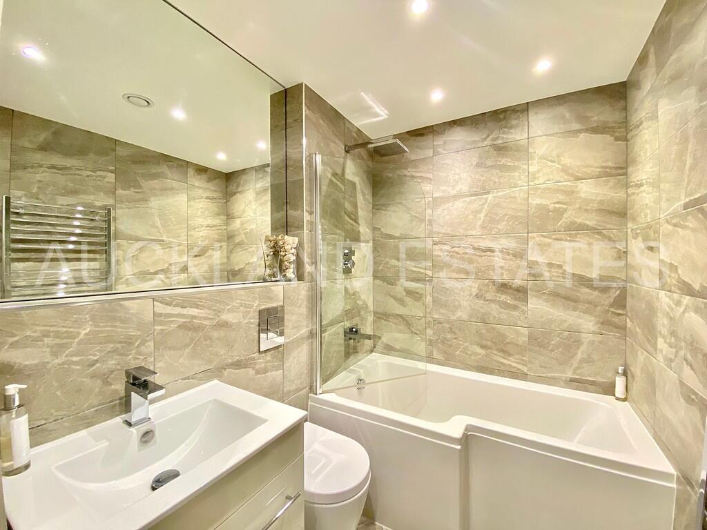 Additional image 18 of Swan Lodge, Brookmans Park