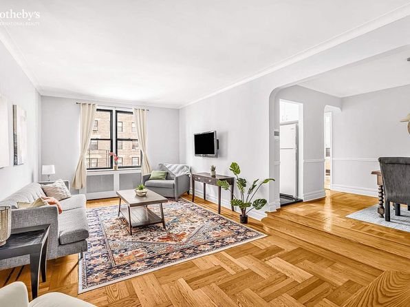 300 W 72nd St, New York, NY 