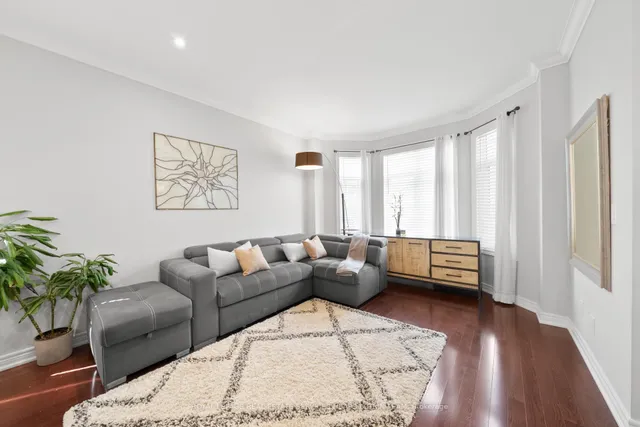 Additional image 3 of 15 Watt Ave