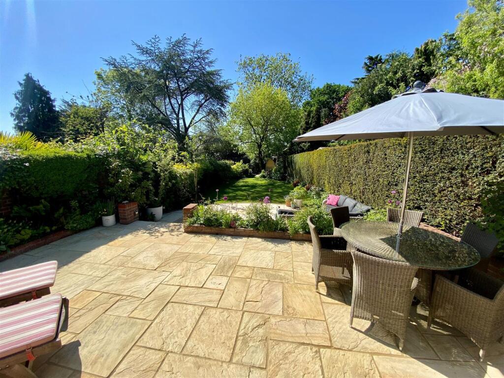 Additional image 24 of Georges Wood Road, Brookmans Park