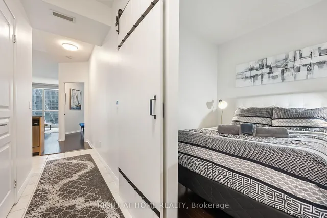 Additional image 16 of 18 Yonge St Unit 3602