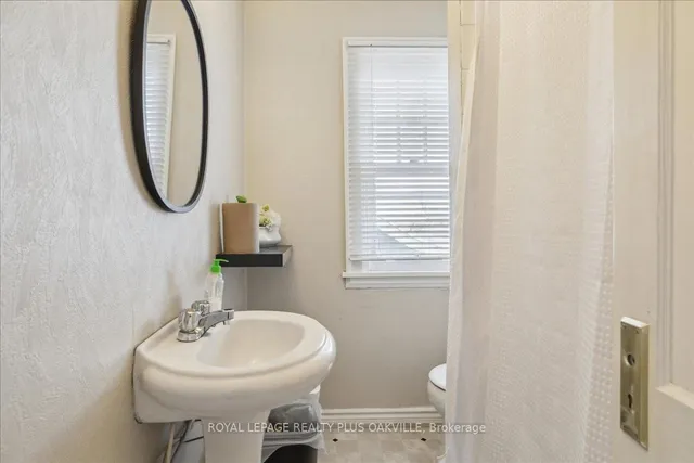 Additional image 18 of 294 Dundas St