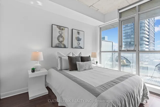 Additional image 5 of 375 King St Unit 1901