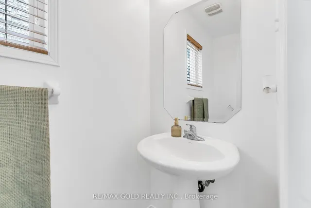 Additional image 24 of 144 Crystalview Cres