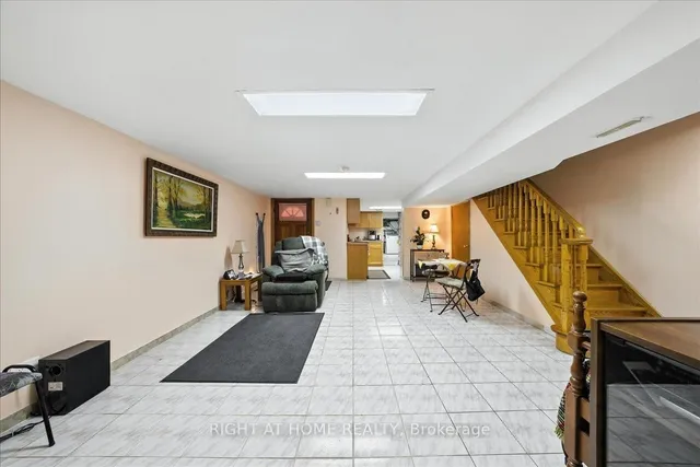 Additional image 29 of 449 Roxton Rd