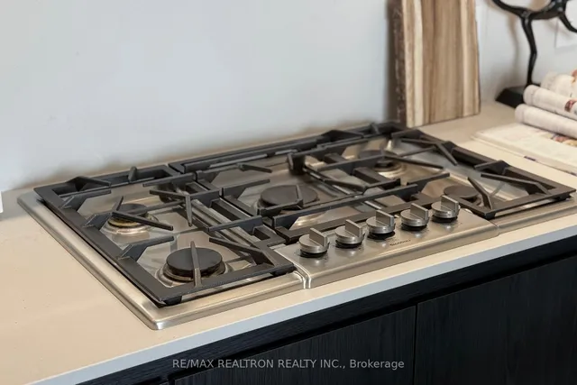 Additional image 13 of 81 Wellesley St Unit 2001