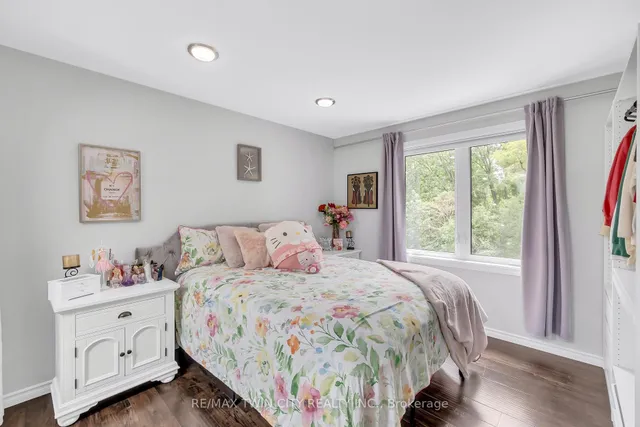 Additional image 24 of 107 Chandos Dr
