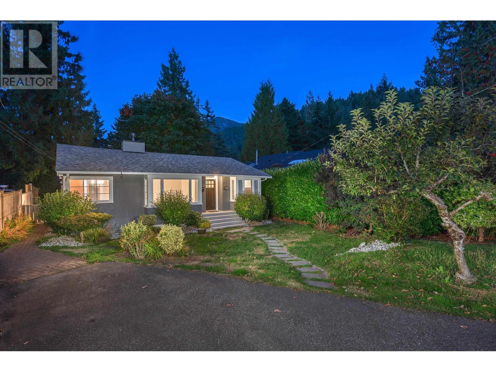 6431 ROSEBERY AVENUE|West Vancouver, British Columbia V7W2C5