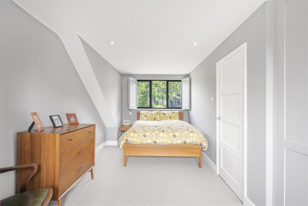 Additional image 20 of Hillside Way, Welwyn