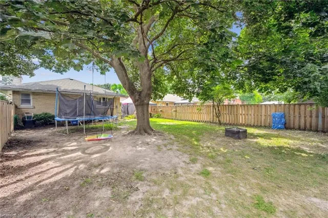 Additional image 38 of 143 Bruce St