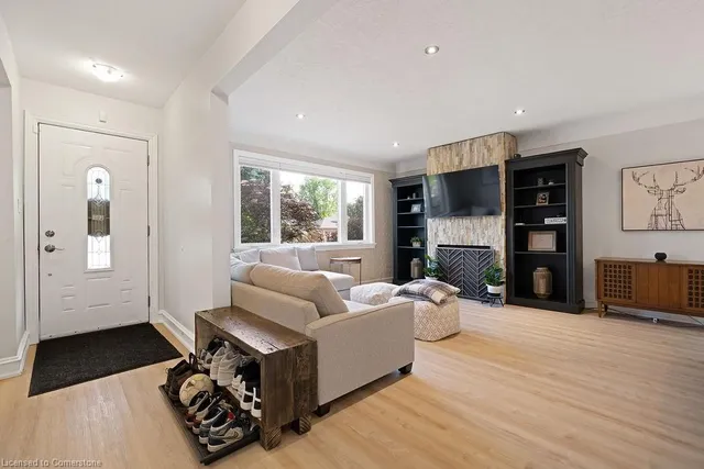 Additional image 15 of 32 Cumming Crt