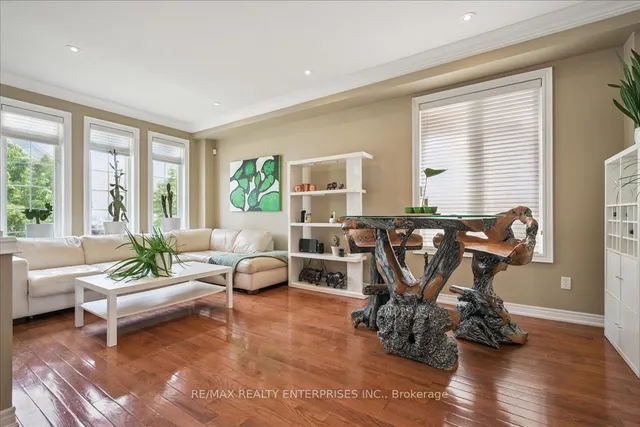 Additional image 6 of 1027 LAIDLAW Dr