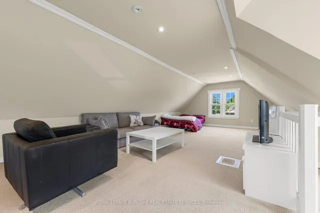 Additional image 21 of 187 Victoria Ave