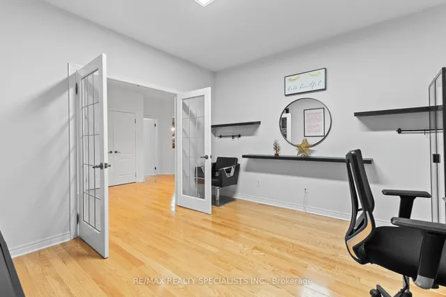 Additional image 22 of 6 Islington Dr