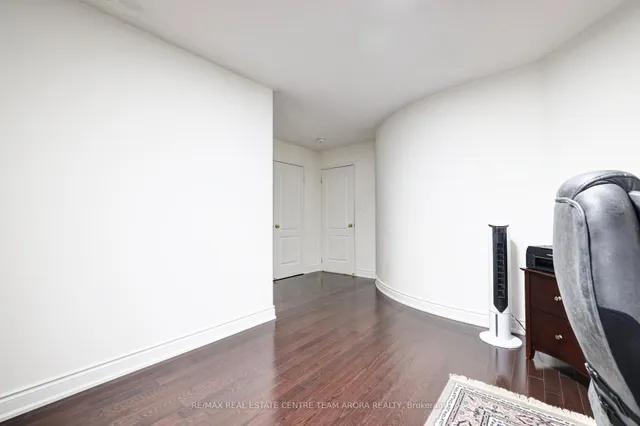 Additional image 37 of 329 Brisdale Dr