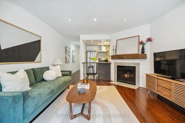 Additional image 4 of 570 Wellington St Unit 12B