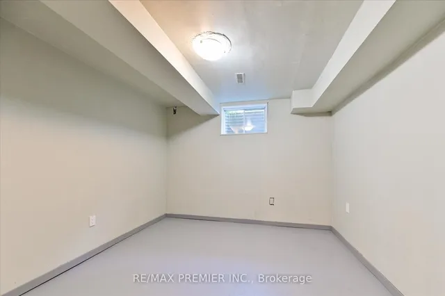 Additional image 40 of 44 Petunias Rd