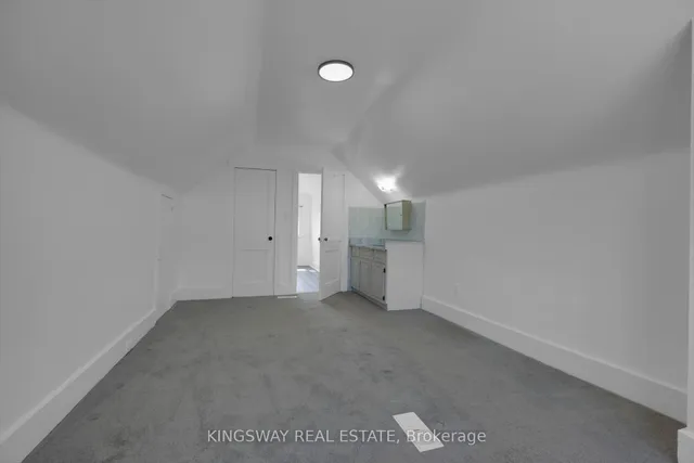 Additional image 21 of 136 Connaught Ave